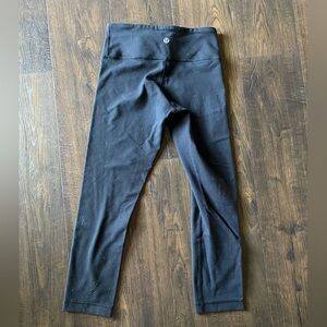 lululemon wunder under seamless black crop 21” medium rise leggings women’s sz 2